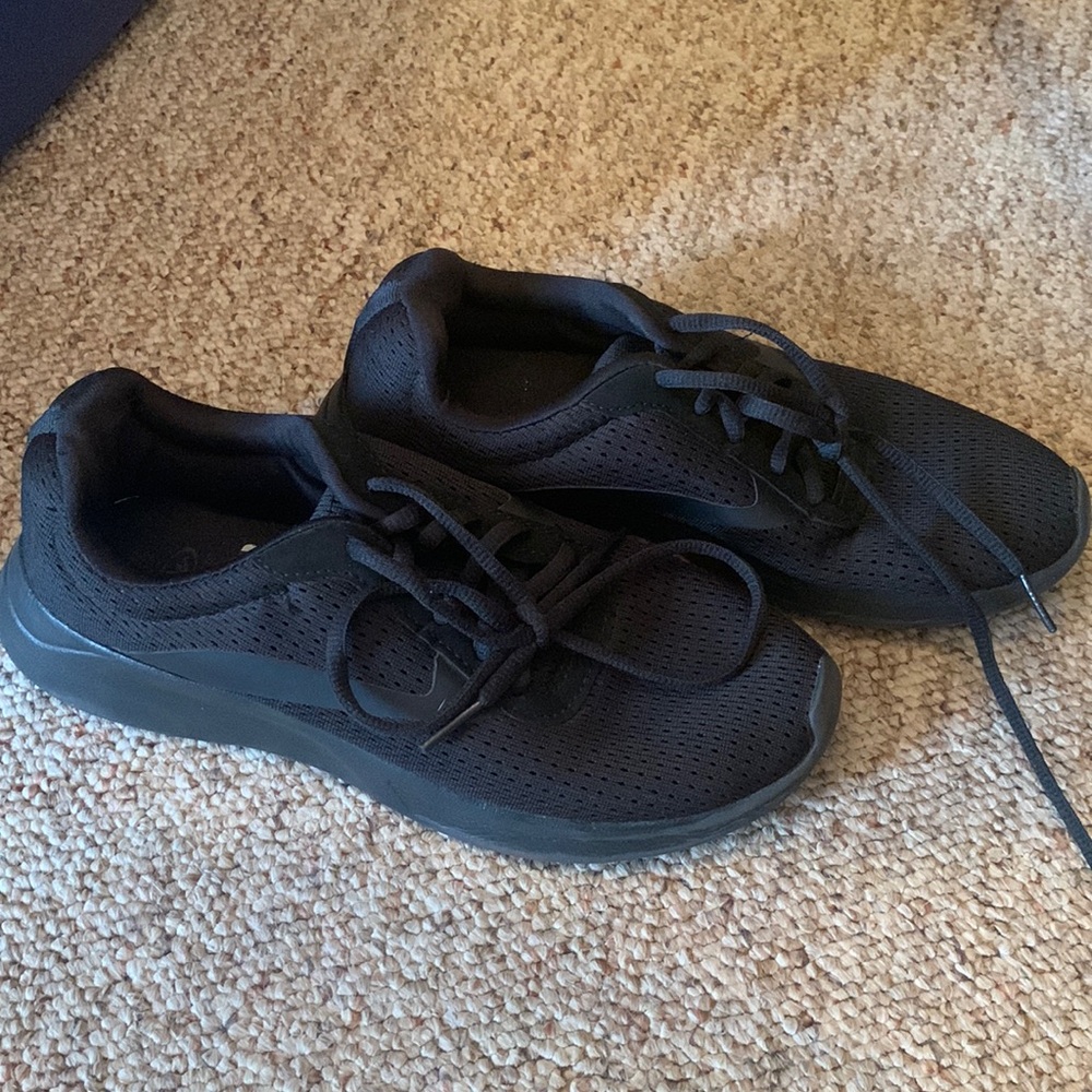 Women’s athletic works tennis shoes size 6.5